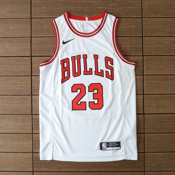 Nike Chicago Bulls #23 White Jersey - Michael Jordan - Picture 1 of 13